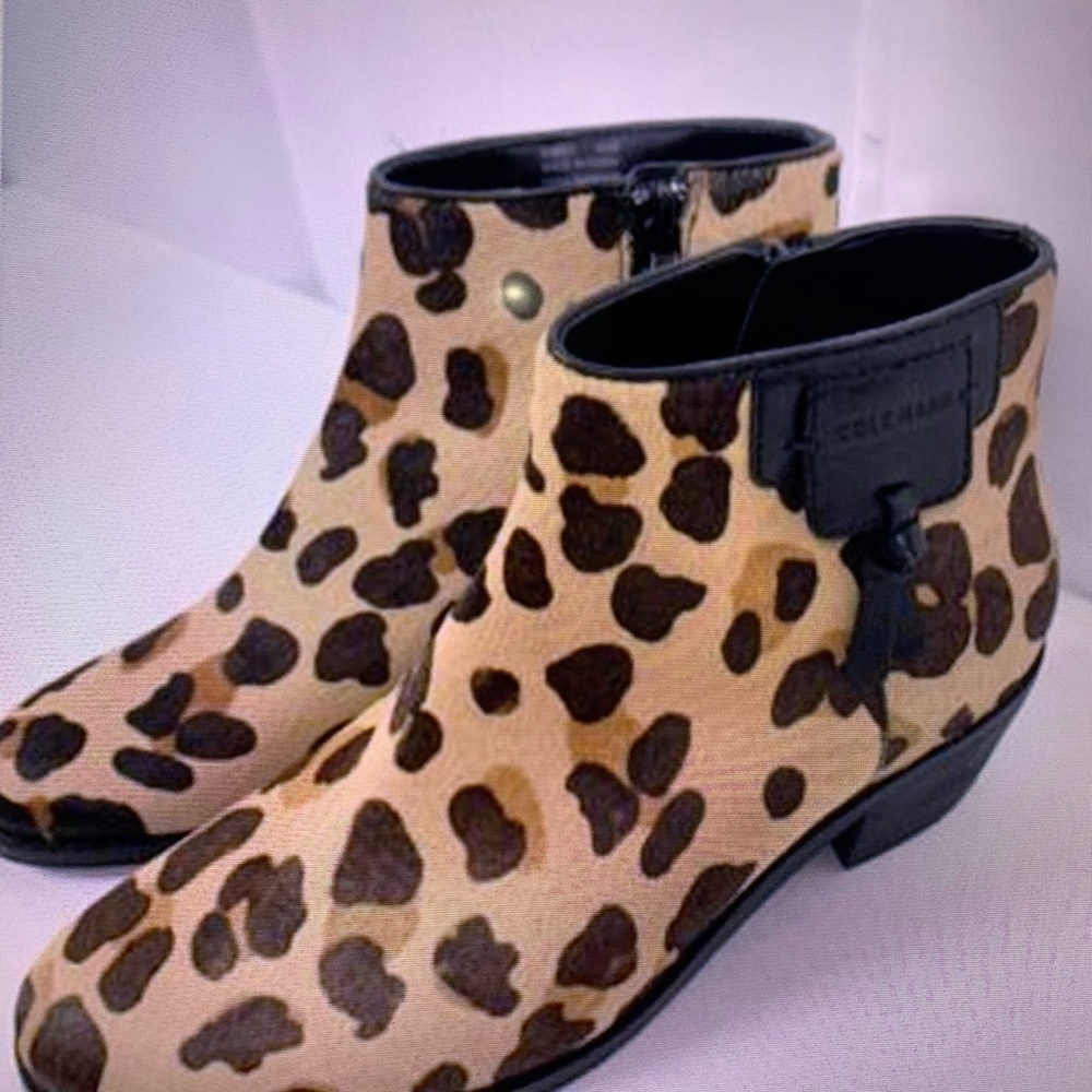 Cole Hahn Womens Black Tan Jaguar Genuine Calf Hair Ankle Boots size 6.5B